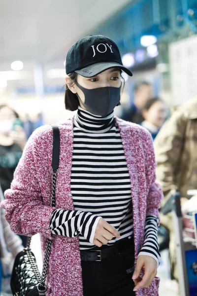 Attrice Cinese Victoria Song Song Qian Arriva All Aeroporto Internazionale — Foto Stock