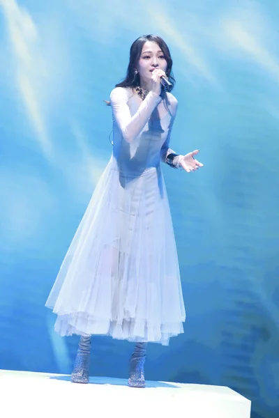 Tayvanlı Şarkıcı Aktris Angela Chang Şarkı Süper Nova Gala Pekin — Stok fotoğraf