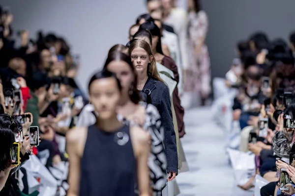 Los Modelos Exhiben Nuevas Creaciones Desfile Moda Immi Durante Semana —  Fotos de Stock