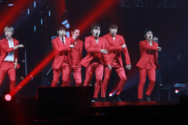 Membros Boy Band Sul Coreana Shinhwa Apresentam Durante 2018 Shinhwa — Fotografia de Stock