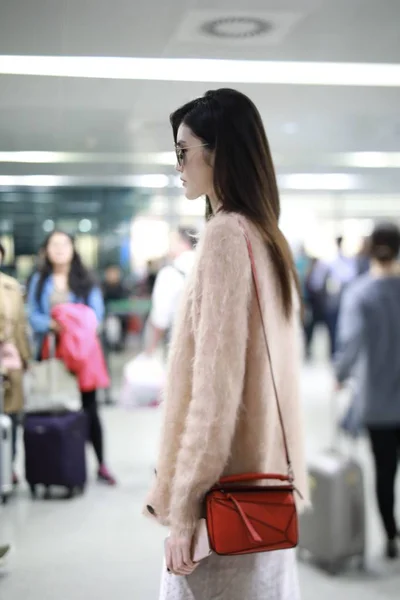 Chinese Supermodel Sui Arrives Shanghai Hongqiao International Airport Shanghai October — Stock Photo, Image