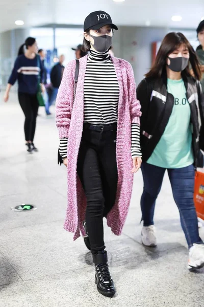 Actrice Chinoise Victoria Song Song Qian Arrive Aéroport International Hongqiao — Photo