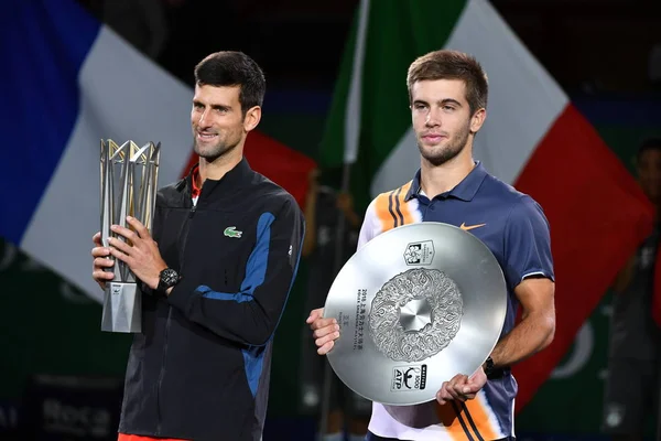 Novak Djokovic Serbia Izquierda Borna Coric Croacia Posan Con Sus — Foto de Stock