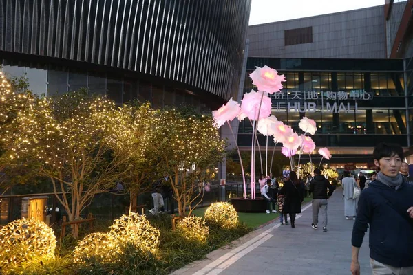 Weergave Van Verlichte Kunstwerken Tentoongesteld Tijdens Licht Schaduw Shanghai 2018 — Stockfoto