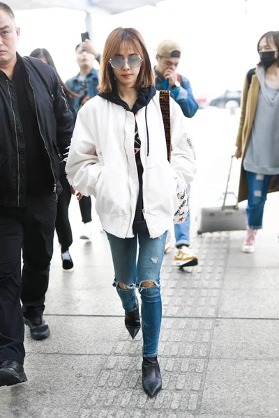 Taiwanees Zangeres Jolin Tsai Arriveert Bij Shanghai Hongqiao International Airport — Stockfoto