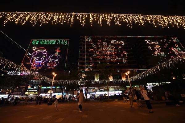 Edifícios Estão Decorados Com Luzes Coloridas Com Diferentes Padrões Para — Fotografia de Stock