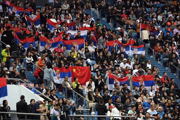 Θεατές Εμφανίζουν Εθνικές Σημαίες Της Σερβίας Δείξει Υποστήριξη Για Νόβακ — Φωτογραφία Αρχείου
