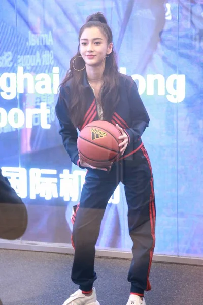 Гонконгская Актриса Angelababy Приняла Участие Рекламном Мероприятии Adidas Шанхае Китай — стоковое фото