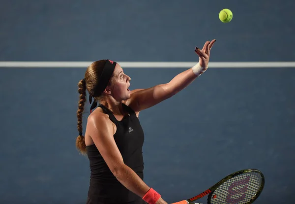 ラトビアのエレナ オスタペンコは Wta 香港テニス オープン 2018 中国で 2018 日の間にスロバキアのクリスティーナ Kucova — ストック写真