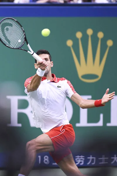 Novak Djokovic Sérvia Retorna Arremesso Contra Borna Coric Croácia Partida — Fotografia de Stock