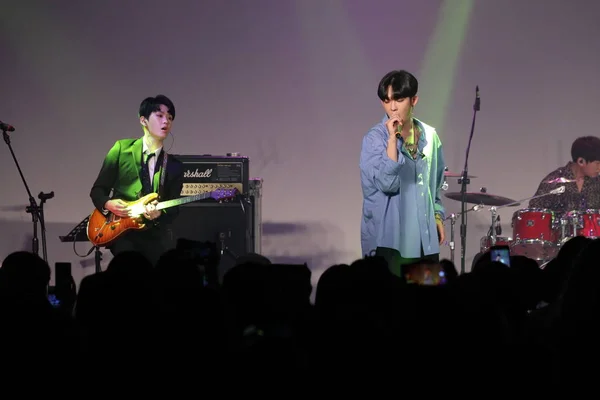Miembros Banda Surcoreana South Club Presentan Durante Concierto Taiwán 2018 — Foto de Stock