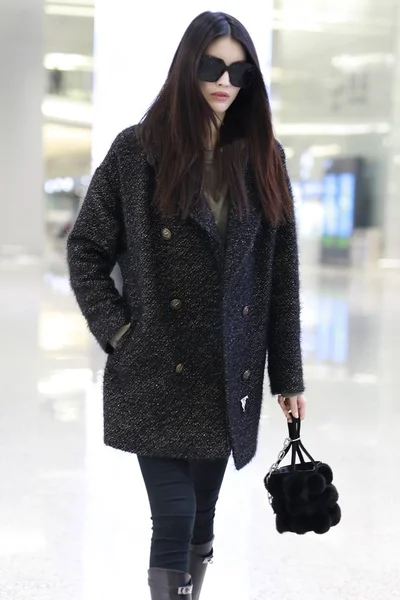 Chinese Model Sui Pictured Arriving Shanghai Hongqiao International Airport Shanghai — Stock Photo, Image