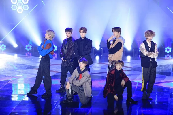 Miembros Del Grupo Chicos Surcoreanos Nct127 Actúan Durante Serie Televisión — Foto de Stock