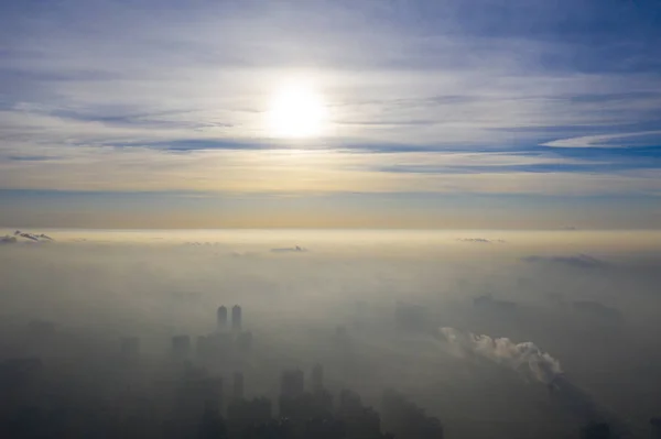 Stadsgezicht Van Hoogbouw Wolkenkrabbers Gehuld Zee Van Wolken Harbin Stad — Stockfoto