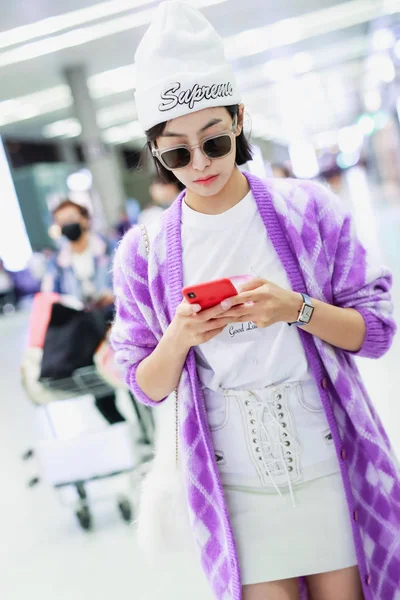 Chinese Actrice Victoria Song Song Qian Arriveert Bij Shanghai Hongqiao — Stockfoto