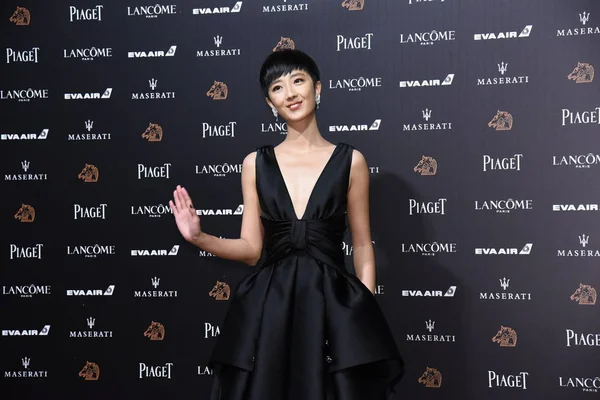 Taiwanesisk Skådespelerska Gwei Lun Mei Anländer Röda Mattan För Gyllene — Stockfoto