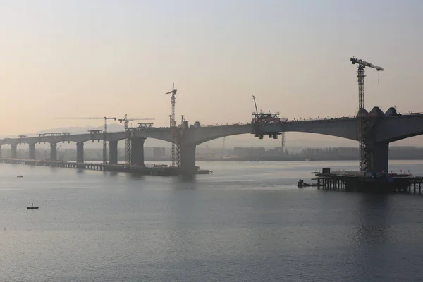 Две Части Моста Через Реку Цзяцзянь Скоростной Железной Дороге Ухань — стоковое фото
