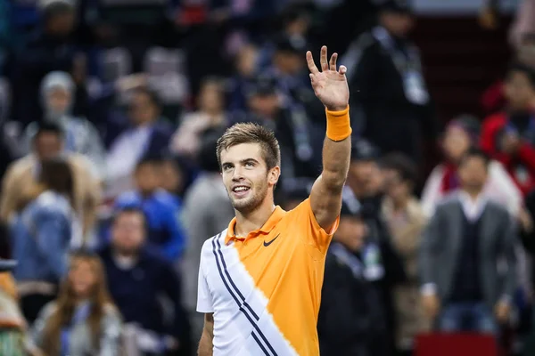 Borna Coric Chorwacji Fale Widzów Pokonaniu Roger Federer Szwajcarii Wygrania — Zdjęcie stockowe