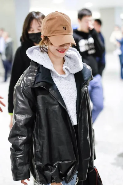 Taiwanese Singer Jolin Tsai Arrives Shanghai Hongqiao International Airport Departure — Stock Photo, Image