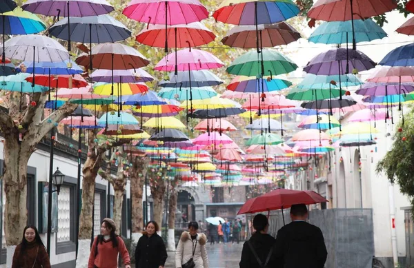 Honderden Paraplu Zijn Opgehangen Versieren Nanjing 1912 Pub Straat Van — Stockfoto
