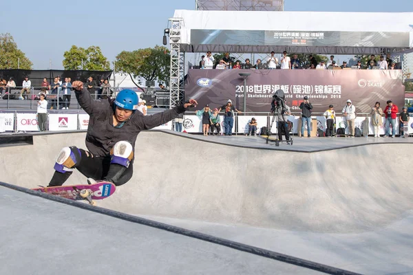 Giocatore Gareggia Nella Finale Femminile Durante Campionati Mondiali Skateboard 2018 — Foto Stock