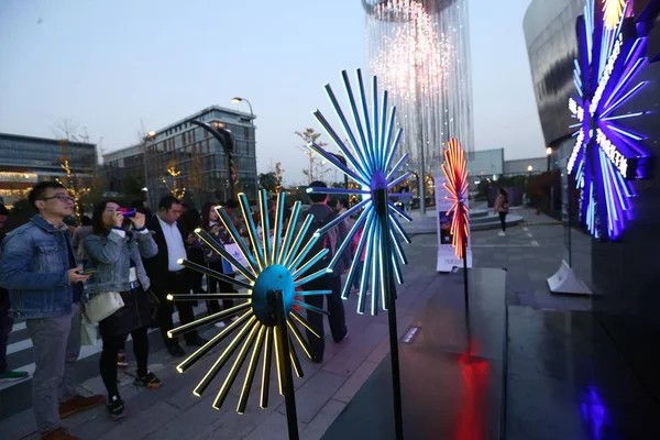 Vue Des Œuvres Lumineuses Exposées Lors Festival Lumière Ombre Shanghai — Photo