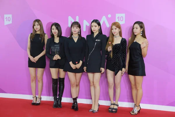 Membros Girl Group Sul Coreano Apink Posam Quando Chegam Tapete — Fotografia de Stock