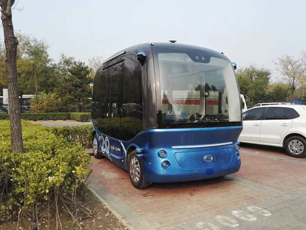 Apolong Primer Minibús Eléctrico Microcirculación Autónomo China Desarrollado Conjuntamente Por — Foto de Stock