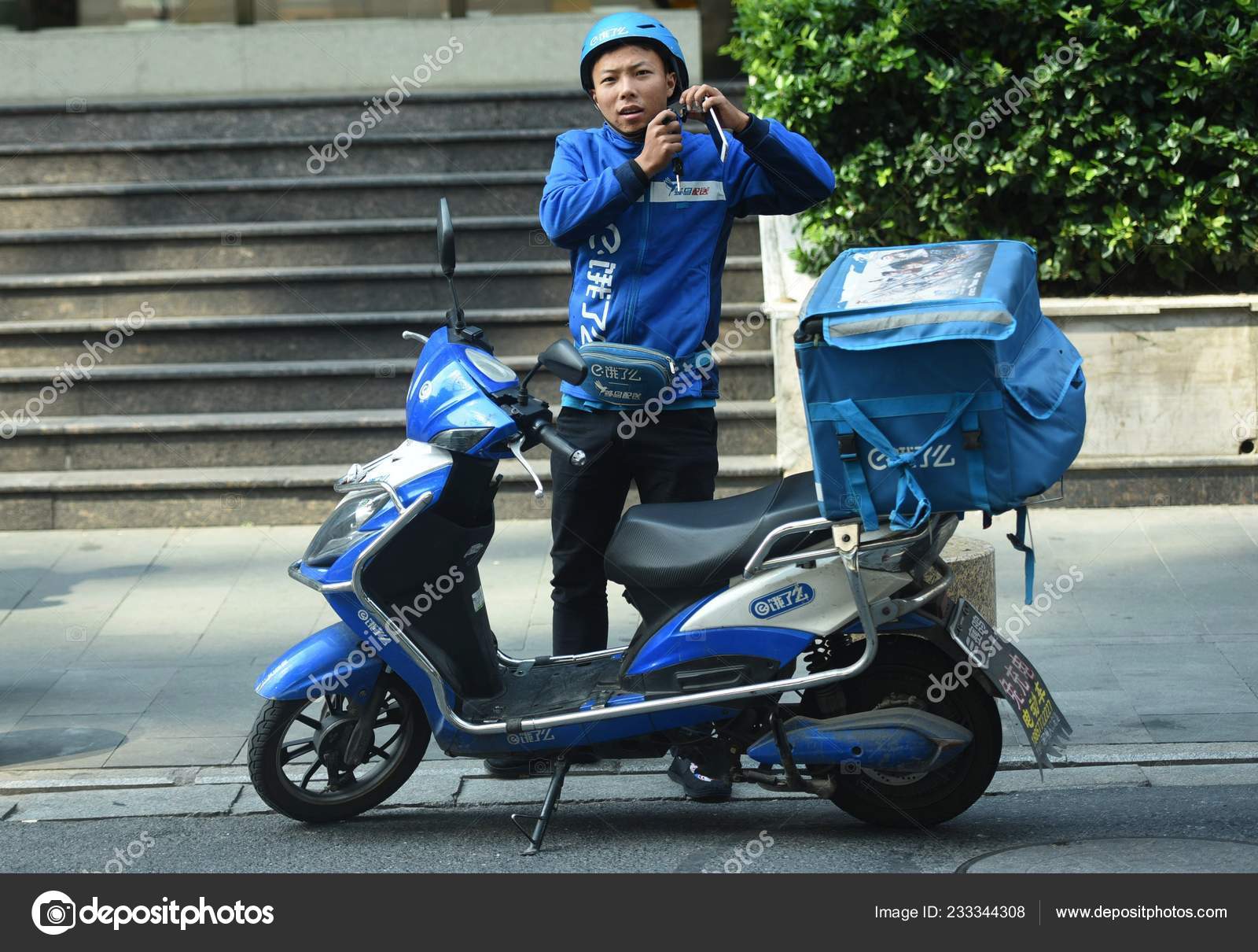 Food Delivery Courier Chinese Meal Delivery Company Ele Backed Chinese