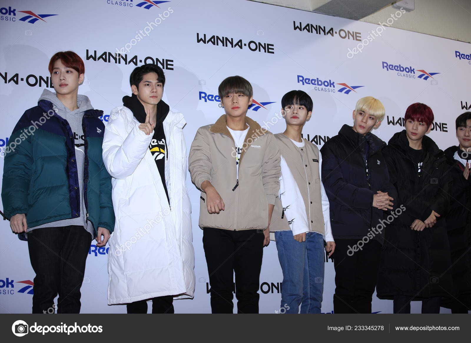 Reebok korea wanna one hotsell