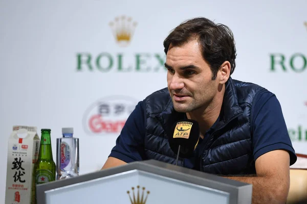 Der Schweizer Tennisstar Roger Federer Nimmt Der Pressekonferenz Zum Rolex — Stockfoto