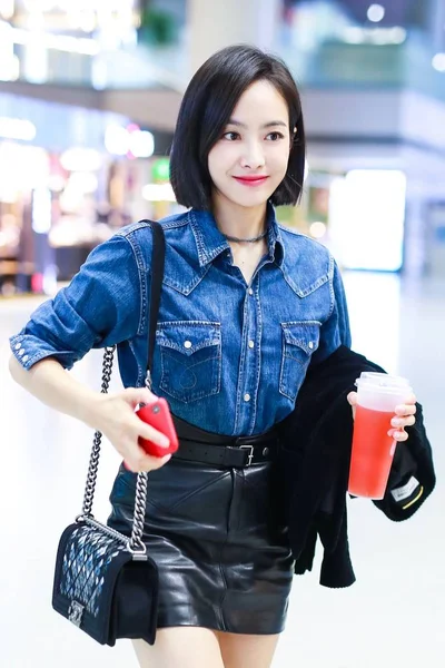 Chinese Zangeres Actrice Victoria Song Song Qian Arriveert Bij Beijing — Stockfoto