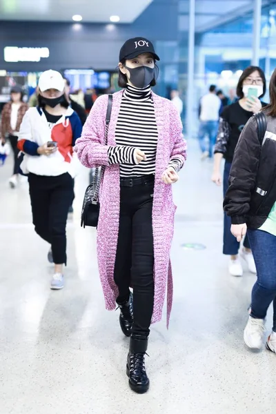 Actrice Chinoise Victoria Song Song Qian Arrive Aéroport International Hongqiao — Photo