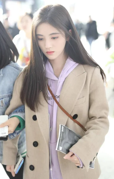 Cantante Attrice Cinese Jingyi Arriva All Aeroporto Internazionale Shanghai Hongqiao — Foto Stock