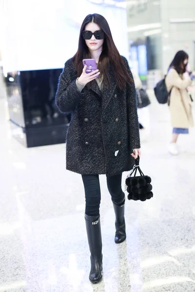 Chinese Model Sui Pictured Arriving Shanghai Hongqiao International Airport Shanghai — Stock Photo, Image