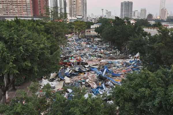630平方メートルの違法に建てられた歩道のスナックブースが解体され 中国南部の広西省南京市の廃墟で 2018年10月29日 — ストック写真