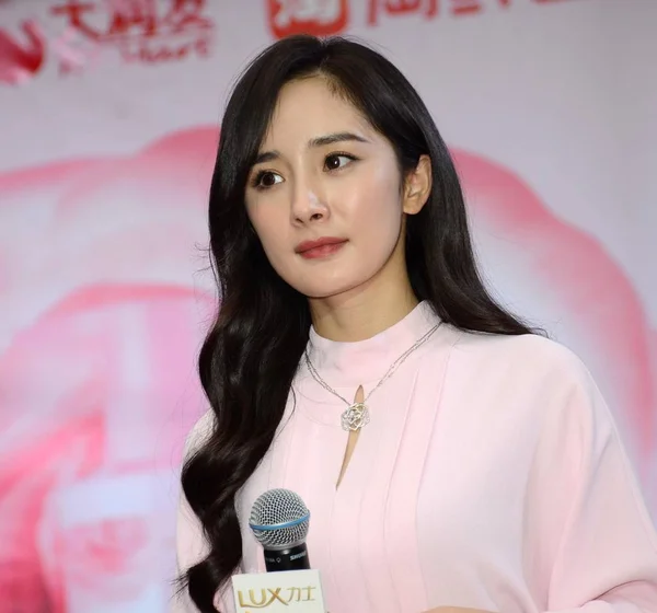 Kinesisk Skådespelerska Yang Deltar Ett Evenemang För Lux Shanghai Kina — Stockfoto