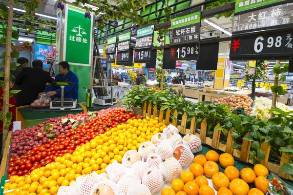 Kunden Kaufen Obst Einem Supermarkt Der Stadt Hai Der Ostchinesischen — Stockfoto