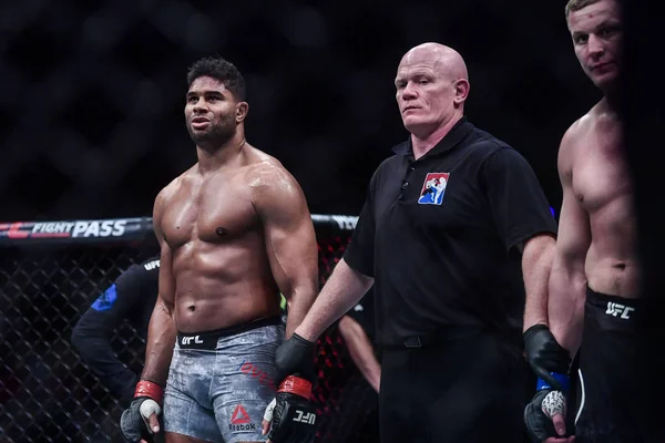 Alistair Overeem Holland Guantes Rojos Lucha Contra Sergei Pavlovich Rusia —  Fotos de Stock