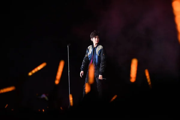 Roy Wang Yuan Grupo Chinês Tfboys Apresenta Durante Seu Concerto — Fotografia de Stock