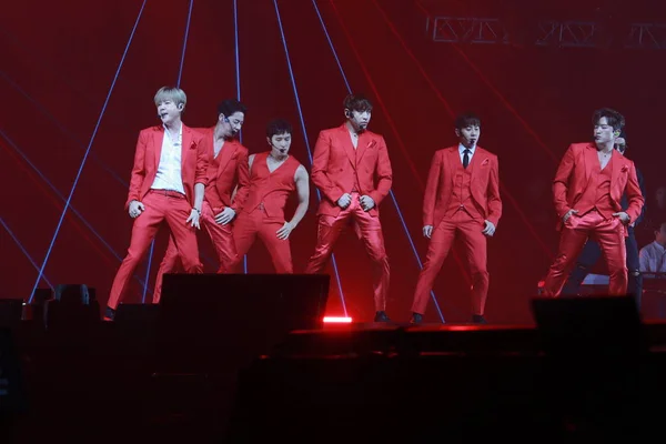 Membros Boy Band Sul Coreana Shinhwa Apresentam Durante 2018 Shinhwa — Fotografia de Stock
