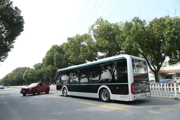 Autobús Inteligente Llamado Black King Kong Una Estación Autobuses Shanghai —  Fotos de Stock