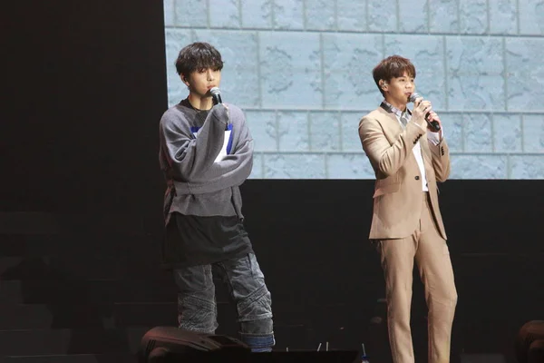 그들의 콘서트에 Yoseob 오른쪽 그리고 대한민국 아이돌 하이라이트의 2018 — 스톡 사진
