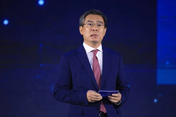 Yan Lida Direttore Presidente Huawei Enterprise Business Group Introduce Chip — Foto Stock