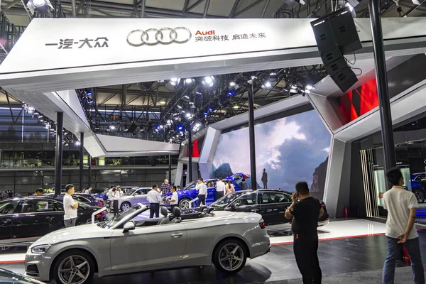 Mensen Bezoeken Stand Van Audi Tijdens Shanghai Pudong International Automotive — Stockfoto