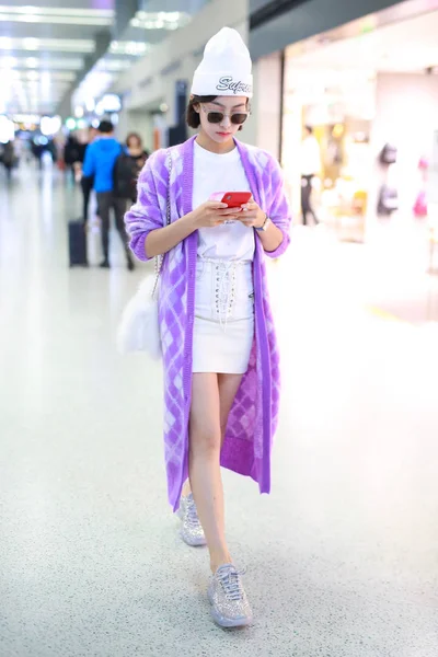 Actriz China Victoria Song Song Qian Llega Aeropuerto Internacional Shanghai —  Fotos de Stock