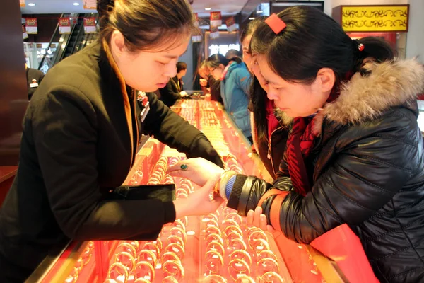 Kinesiska Kunder Butik För Guld Prydnader Smyckesbutik Suzhou City Östra — Stockfoto