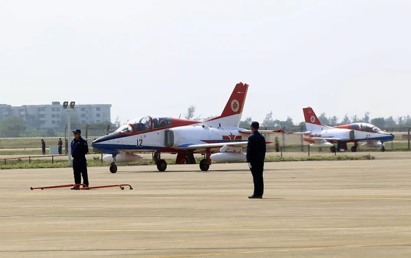 Της Κίνας Αεροσκάφη Από Αεροβατική Ομάδα Hongying Που Σημαίνει Κόκκινο — Φωτογραφία Αρχείου