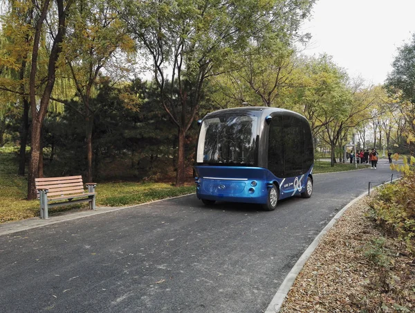 Apolong Primer Minibús Eléctrico Microcirculación Autónomo China Desarrollado Conjuntamente Por —  Fotos de Stock