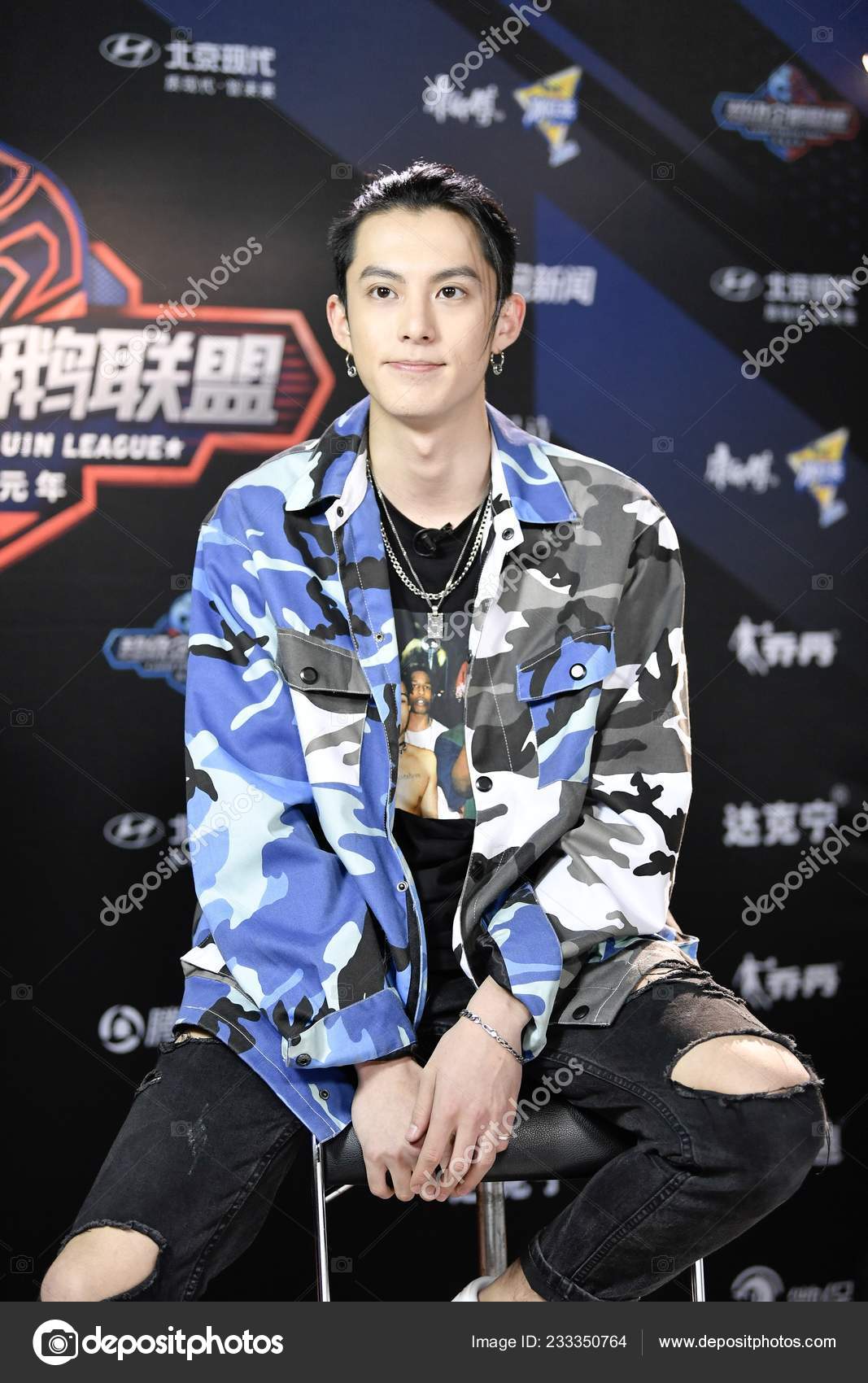 Chinese Actor Dylan Wang Hedi New Lineup Chinese Boy Group – Stock  Editorial Photo © ChinaImages #233350764